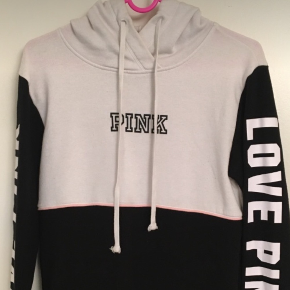 🔴SOLD🔴FINAL PRICE Victoria secret pink sweater